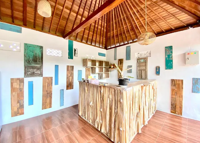 Wooden Hotel Uluwatu (Bali)